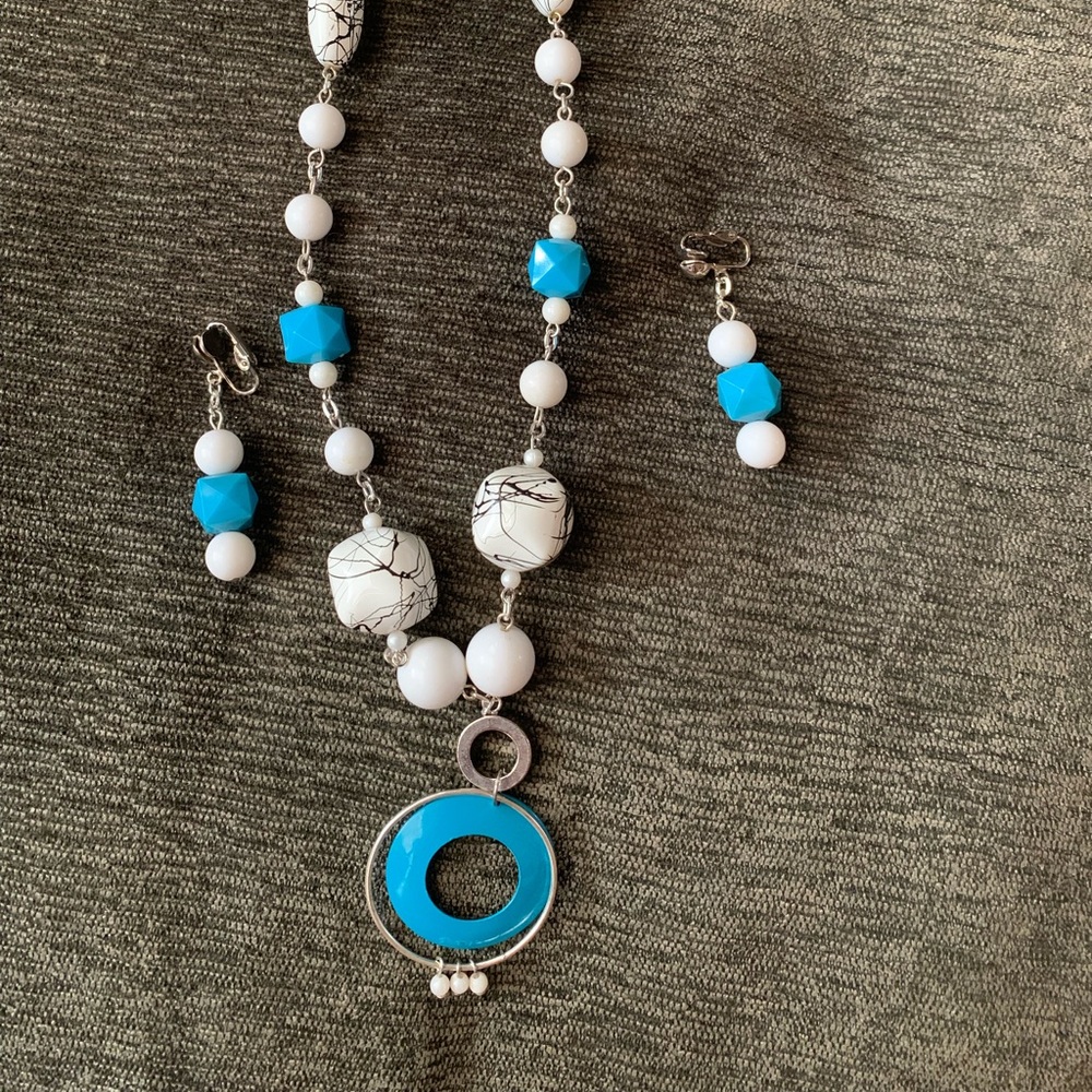 Vintage Blue White and Silver Necklace and Clip on Earring Set